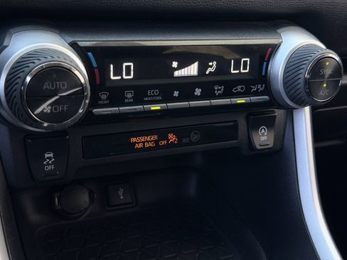 Used 2021 Toyota RAV4 XLE Premium FWD image 20