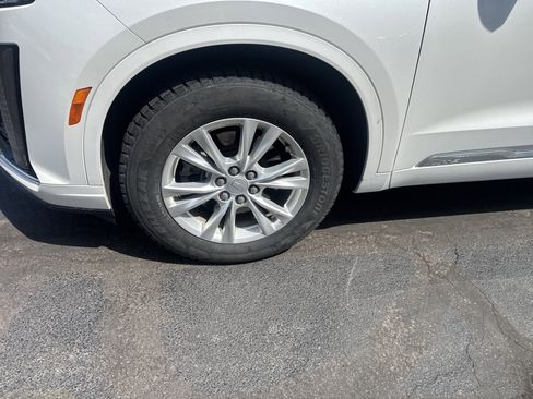 Used 2024 Cadillac XT6 Luxury w/ LPO, Floor Liner Package AWD/4WD image 11