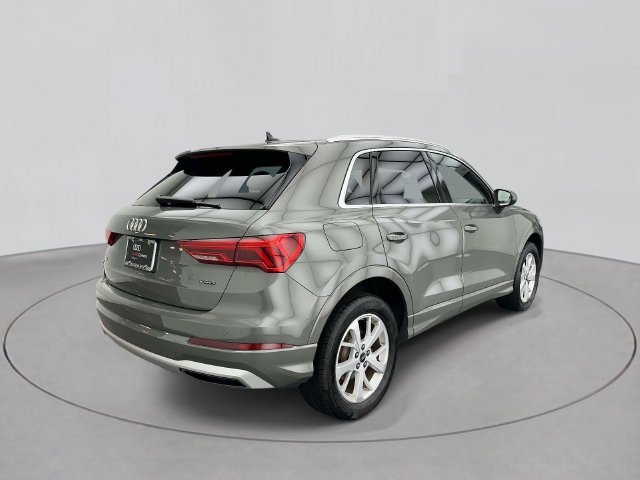 Used 2023 Audi Q3 2.0T Premium w/ Convenience Package AWD/4WD image 3
