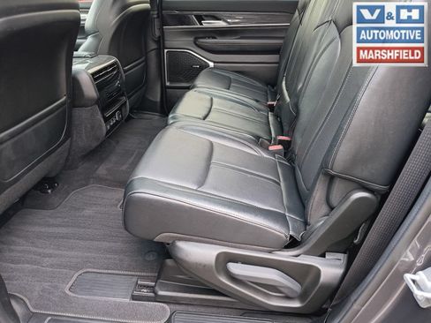 Used 2022 Jeep Wagoneer Series II w/ Premium Group I AWD/4WD image 26