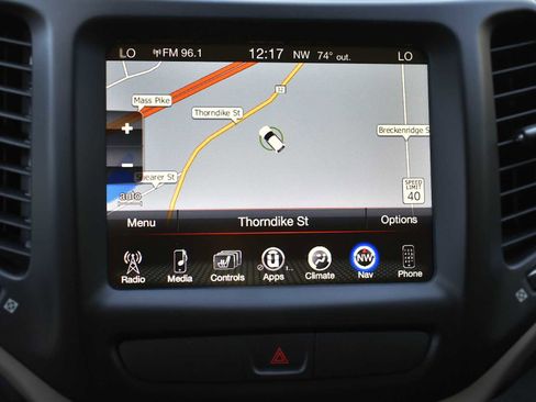 Used 2016 Jeep Cherokee Limited image 19