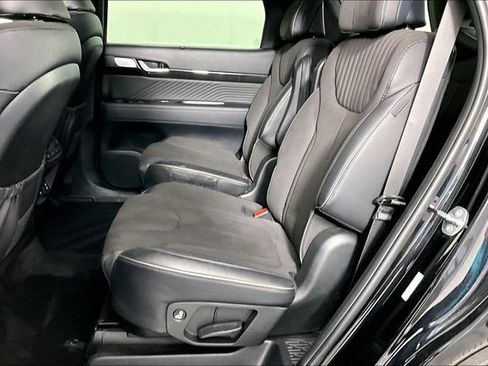 Used 2025 Hyundai Palisade Calligraphy AWD/4WD image 3