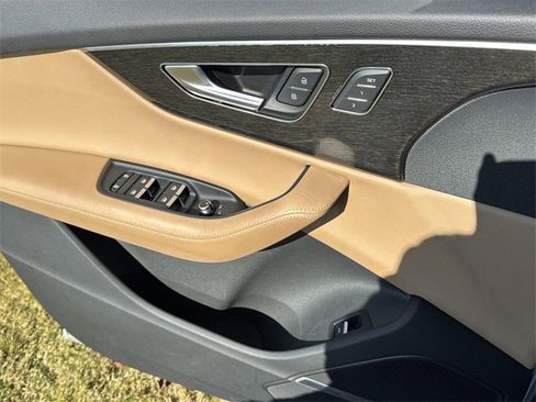 Used 2021 Audi Q7 3.0T Prestige w/ Prestige Package image 23