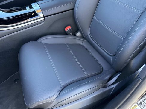 Used 2025 Mercedes-Benz C 300 Sedan image 20