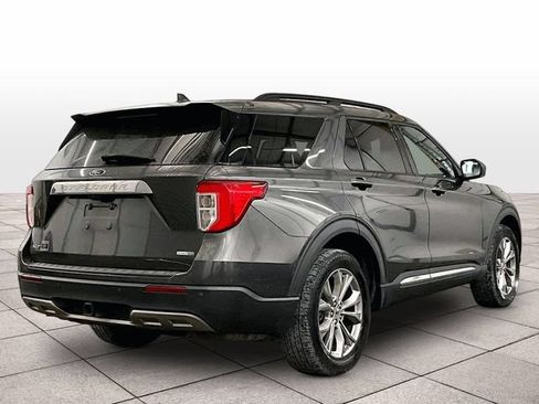 Used 2020 Ford Explorer XLT w/ Equipment Group 202A AWD/4WD image 11