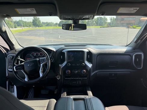 Used 2021 Chevrolet Silverado 1500 LT Trail Boss w/ Bed Protection Package AWD/4WD image 16
