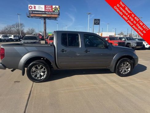 Used 2020 Nissan Frontier SV image 6
