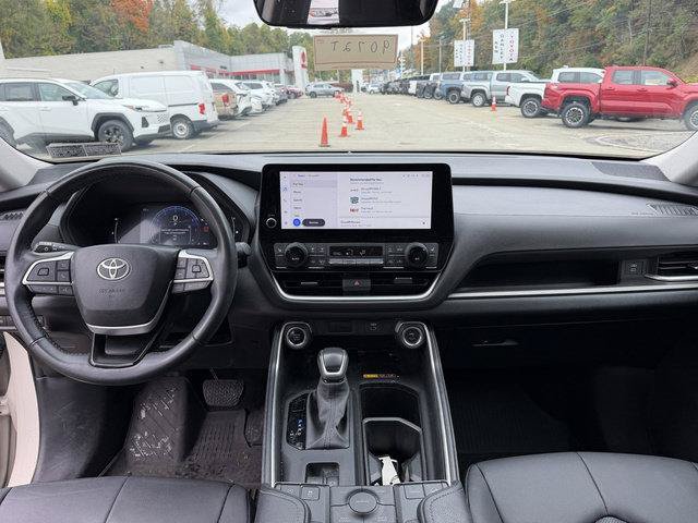 Certified 2024 Toyota Grand Highlander AWD image 12