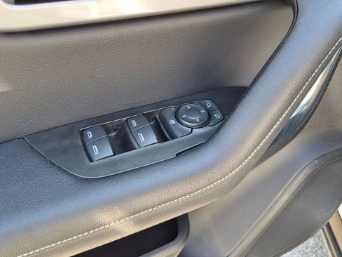 Used 2025 Chevrolet Blazer LT FWD image 13