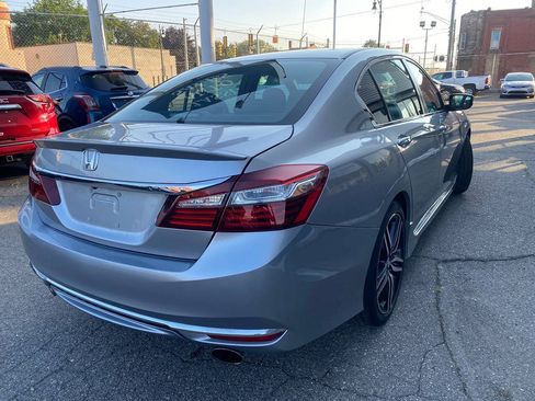 Used 2017 Honda Accord LX image 9