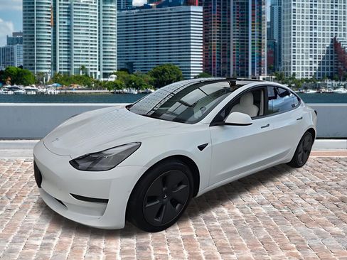 Used 2022 Tesla Model 3 RWD image 3