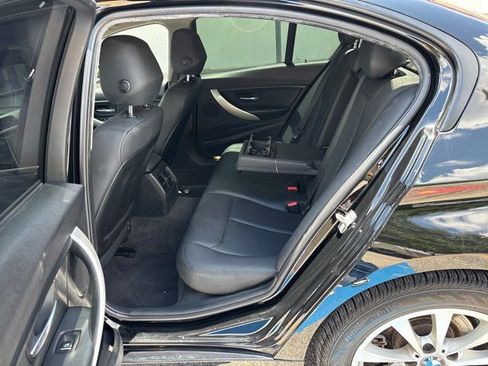 Used 2017 BMW 320i Sedan RWD image 18