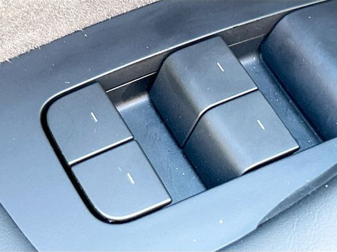 Used 2023 Tesla Model Y Performance image 21