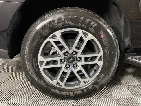 New 2026 Ford Expedition Active image 10