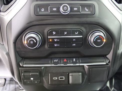 Used 2022 Chevrolet Silverado 2500 Custom w/ Custom Value Package image 31