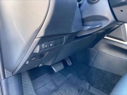 Used 2022 Toyota Corolla Cross XLE w/ Convenience Package image 33