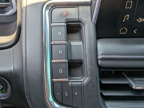 Used 2023 GMC Yukon XL SLE w/ Gmc Pro Safety Plus Package RWD image 21
