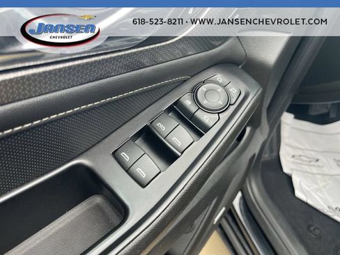 Used 2023 Chevrolet Traverse Premier FWD image 23