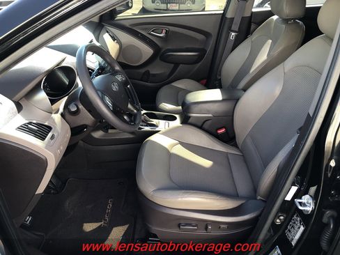 Used 2015 Hyundai Tucson GLS w/ Option Group 02 FWD image 11