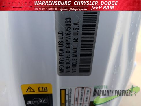 Used 2023 Jeep Wrangler Unlimited Rubicon w/ Cold Weather Group AWD/4WD image 11