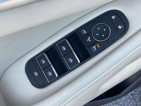 Used 2023 INFINITI QX60 Sensory w/ Cargo Package AWD/4WD image 18
