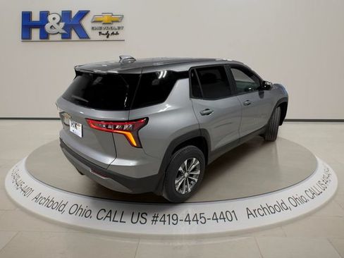 New 2026 Chevrolet Equinox LT w/ Convenience Package II FWD image 10