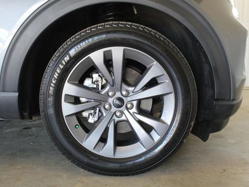Used 2024 Ford Explorer XLT w/ Equipment Group 202A RWD image 26