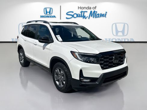 Used 2024 Honda Passport TrailSport image 1