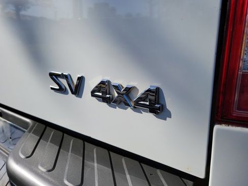 Used 2014 Nissan Frontier SV image 9