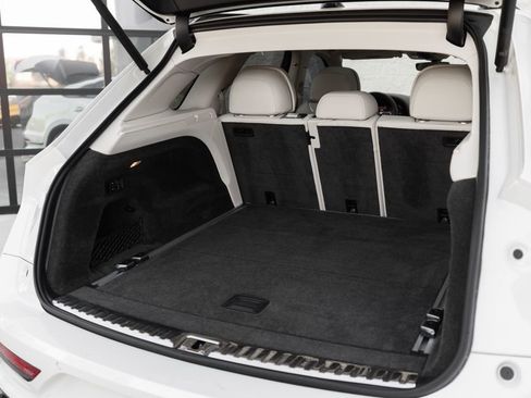 Used 2023 Bentley Bentayga Speed AWD/4WD image 48