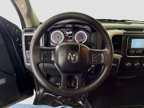 Used 2020 RAM 1500 Classic SLT image 13