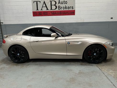 Used 2009 BMW Z4 sDrive35i image 9