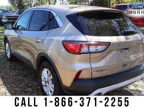 Used 2020 Ford Escape SE image 3