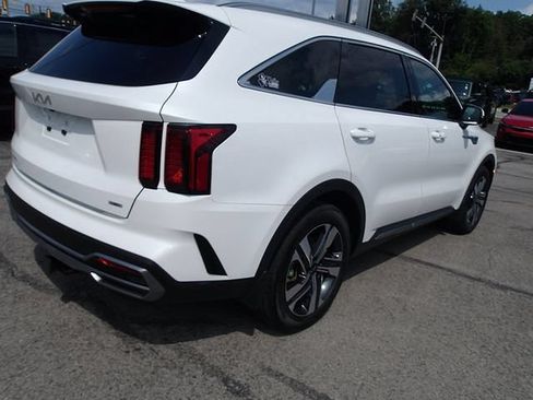 Used 2024 Kia Sorento EX AWD/4WD image 7