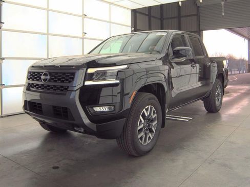 Certified 2025 Nissan Frontier SL image 2