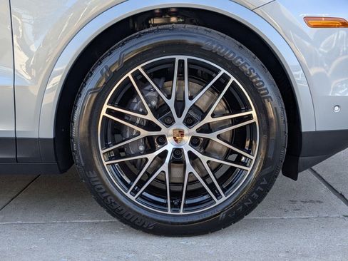 New 2026 Porsche Cayenne image 28