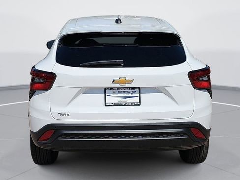 New 2026 Chevrolet Trax LS w/ Driver Confidence Package FWD image 4
