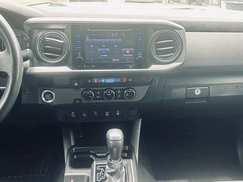 Used 2016 Toyota Tacoma TRD Off-Road w/ Premium & Technology Package RWD image 17