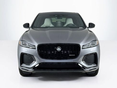 Certified 2025 Jaguar F-PACE R-Dynamic S image 8