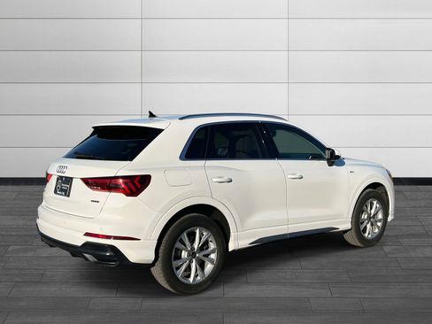 Used 2022 Audi Q3 2.0T Premium w/ Convenience Package image 3