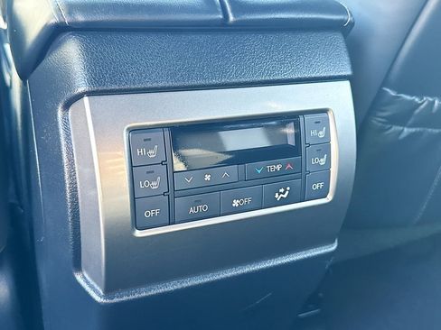 Used 2023 Lexus GX 460 Premium image 25