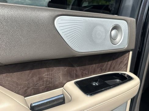 Used 2023 Lincoln Navigator Reserve RWD image 15