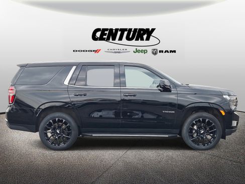 Used 2023 Chevrolet Tahoe LT w/ LT Signature Package image 2