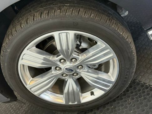 Certified 2023 Ford Expedition Platinum image 18