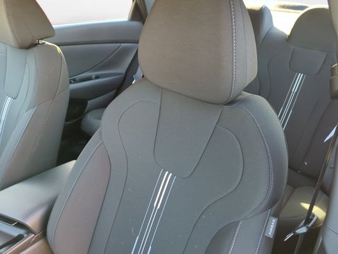 Certified 2025 Hyundai Elantra Sport image 10