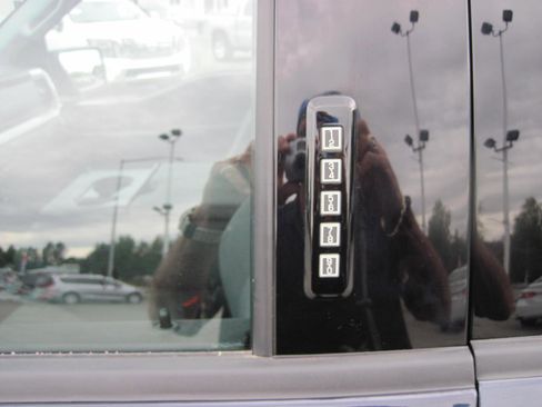 Used 2022 Ford F150 XLT w/ Equipment Group 302A High image 9