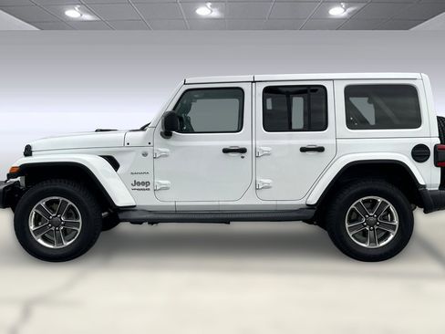 Used 2019 Jeep Wrangler Unlimited Sahara w/ Safety Group image 6