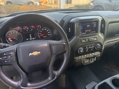 Used 2023 Chevrolet Silverado 1500 Custom image 16