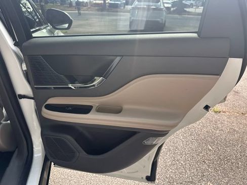 Used 2022 Lincoln Corsair Reserve w/ Elements Package FWD image 18