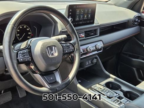 Used 2025 Honda Pilot TrailSport image 10